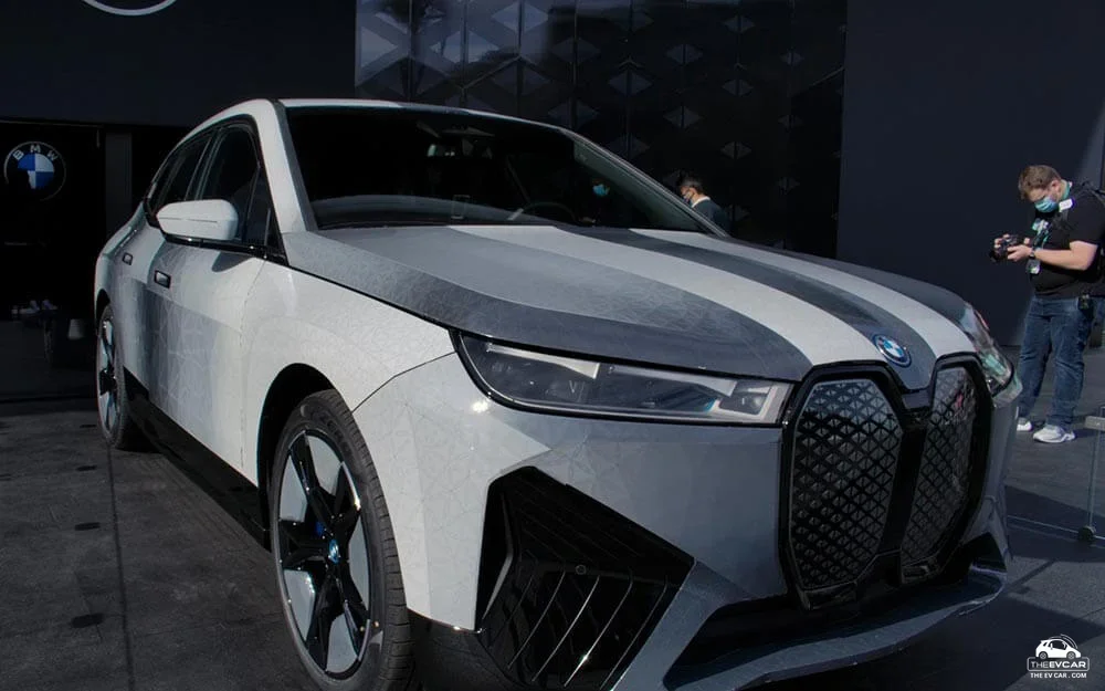 BMW iX Flow รถยนต์ไฟฟ้าเปลี่ยนสีได้ ในงาน CES 2022