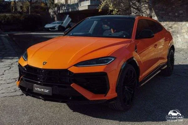 ลัมโบร์กินี เผยโฉม Lamborghini Urus SE ซูเปอร์เอสยูวีปลั๊กอินไฮบริดตัวแรก
